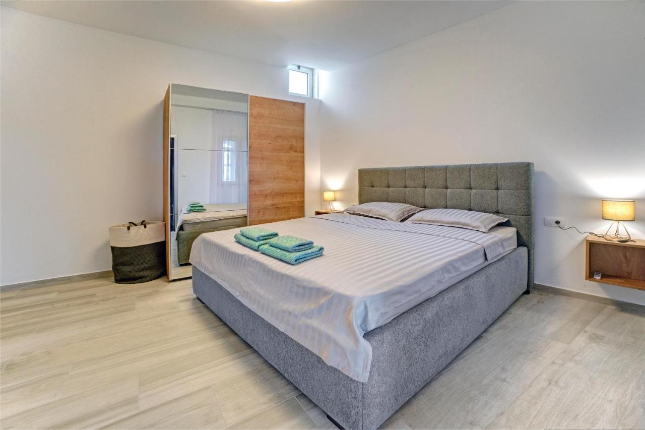 Luxury Plavi Biser *